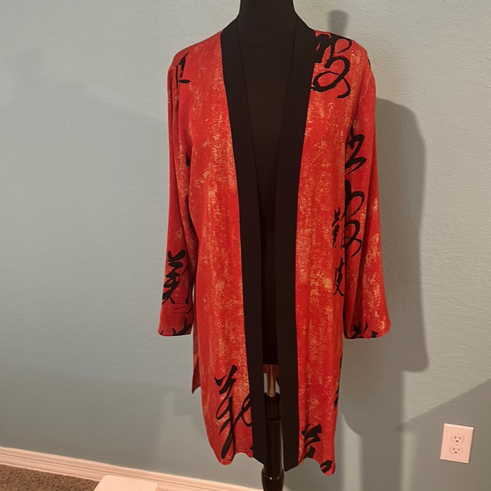 Designer namba open front cardigan/ blazer 100% silk size L.  Versatile.